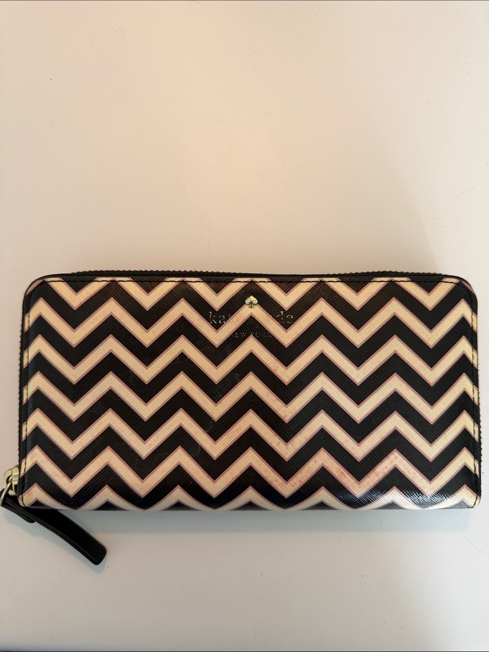 kate spade Chevron Zip-Around Wallet in Black and Cream